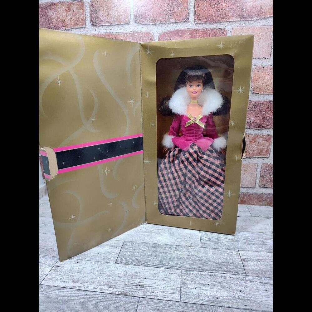 1996 Avon Exclusive Winter Rhapsody Barbie Doll NEW Brunette Caucasian Vintage
